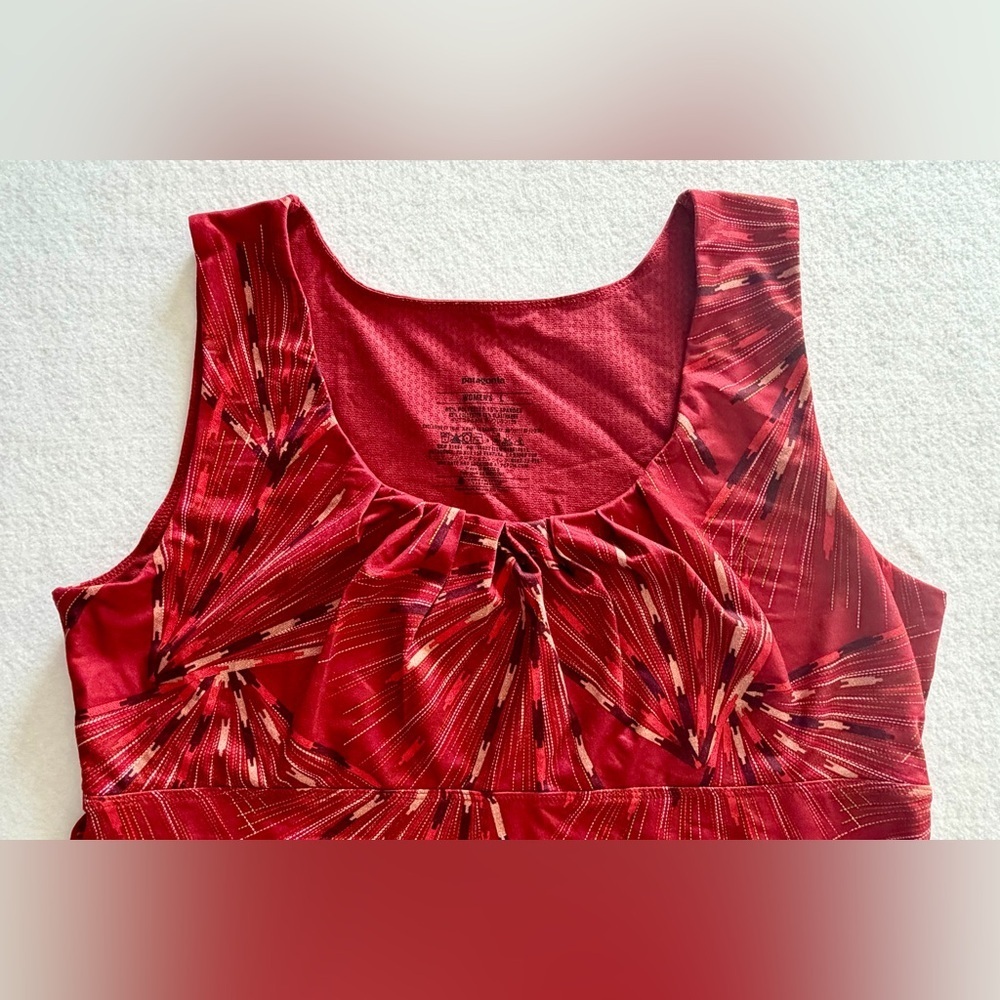 Patagonia Red Fireworks Burst-Print Sleeveless Workout Tank Top- Size L - Picture 4 of 7